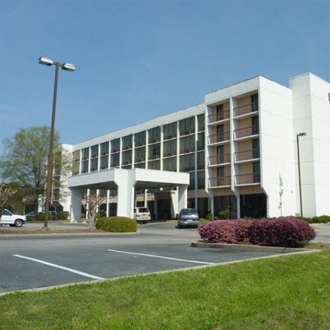 Days Inn & Suites By Wyndham Se Columbia Ft Jackson Zewnętrze zdjęcie